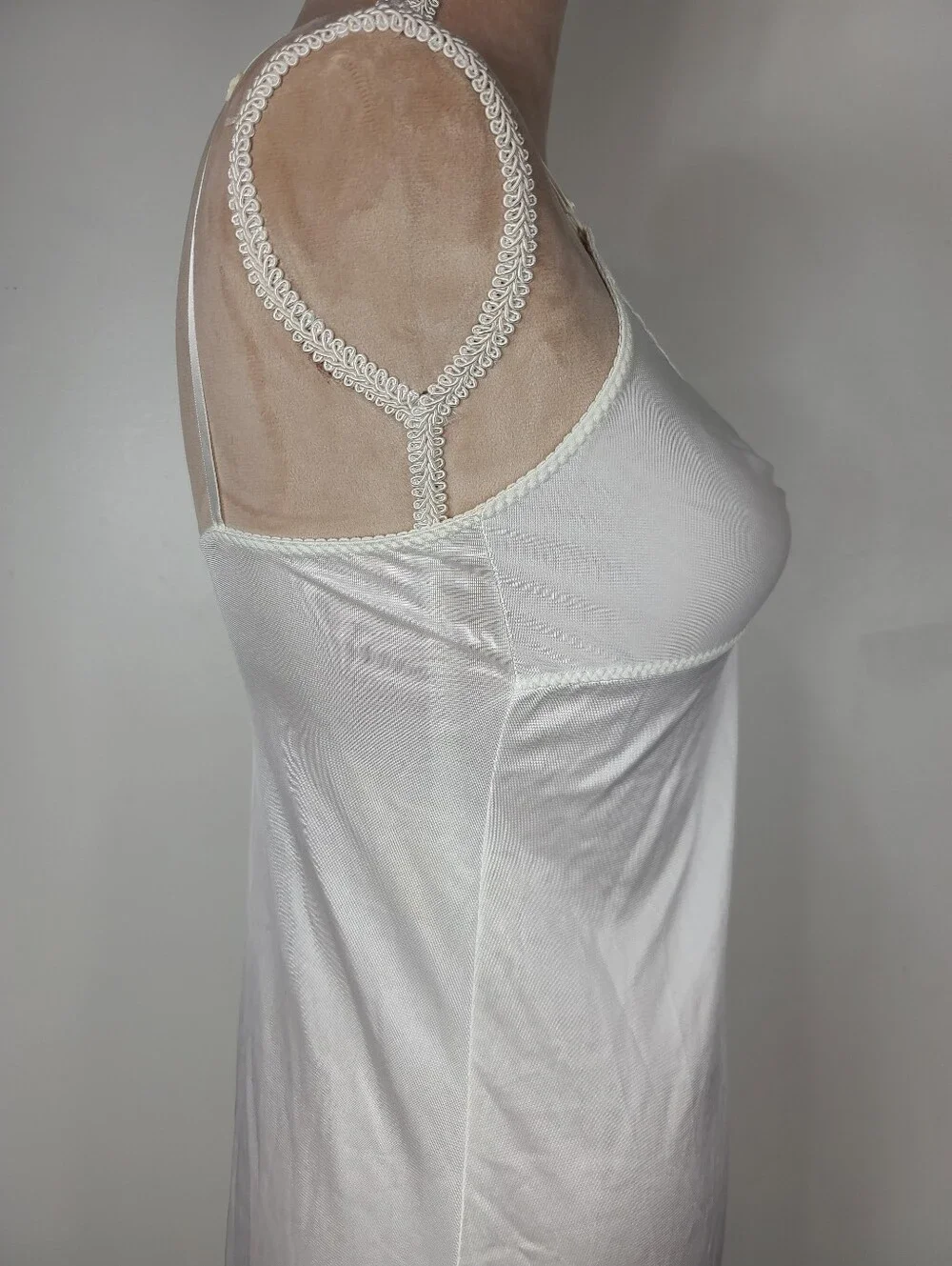 Vintage ILGWU Ivory White Nylon Lace Trim Midi Full Slip Retro Lingerie 32 - Picture 7 of 16